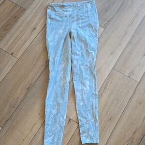 Like New! Lululemon Leggings Size 6